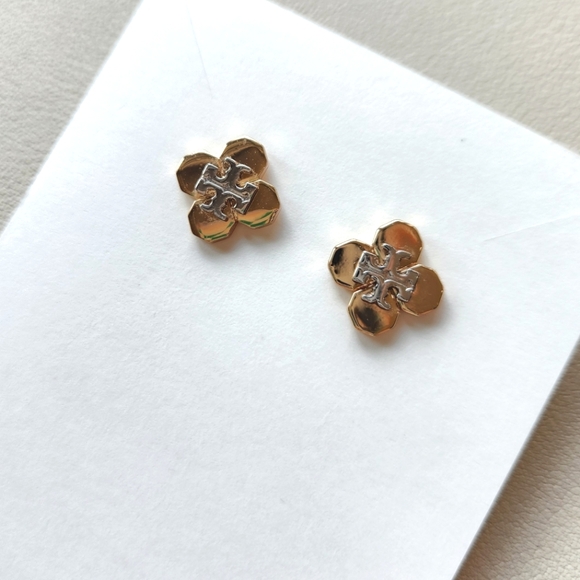 Tory Burch Jewelry - Tory Burch Mixed Metal Flower